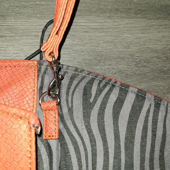 Foxy Jeans Clutch - Picture 6 of 7
